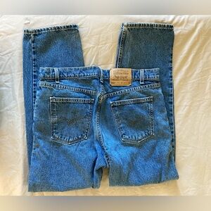 Vintage LEVIs 550 Size 36 x 30 Relaxed fit, mid blue wash